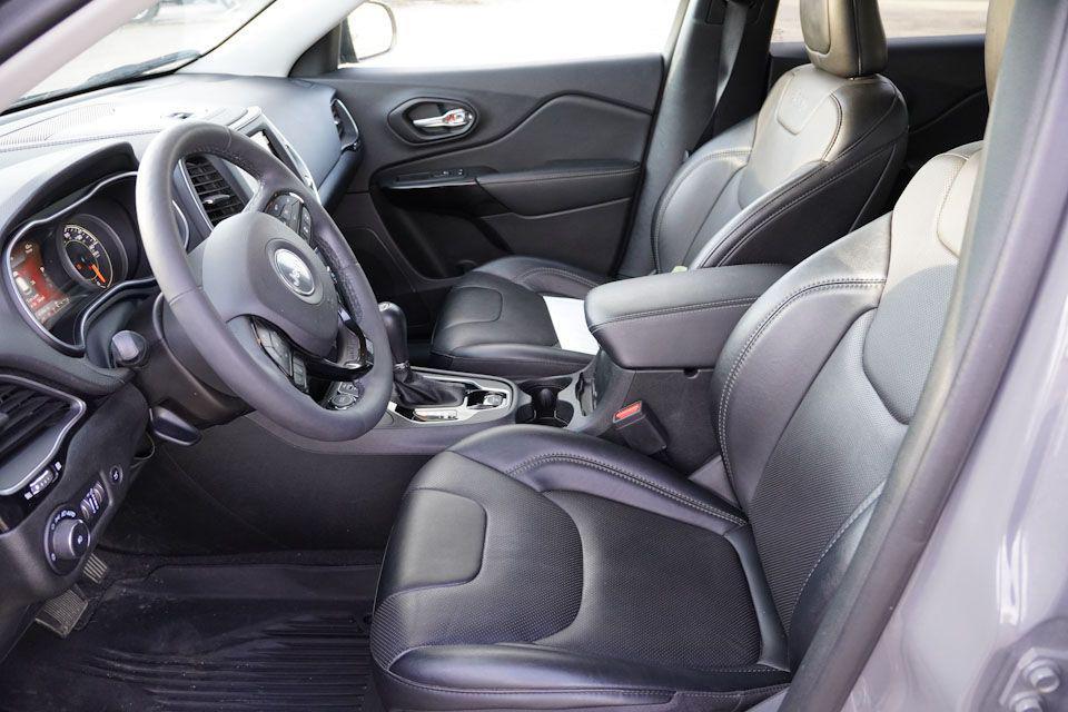 used 2023 Jeep Cherokee car, priced at $22,458