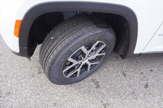 new 2025 Jeep Grand Cherokee L car, priced at $43,931