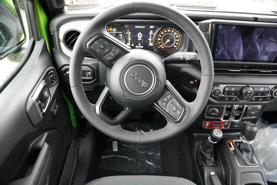 new 2025 Jeep Gladiator car, priced at $44,874
