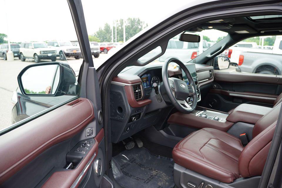 used 2024 Ford Expedition car, priced at $56,759