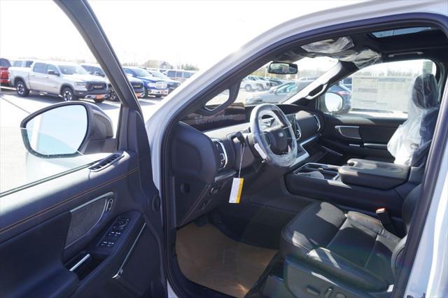 new 2025 Ford Expedition car, priced at $82,025