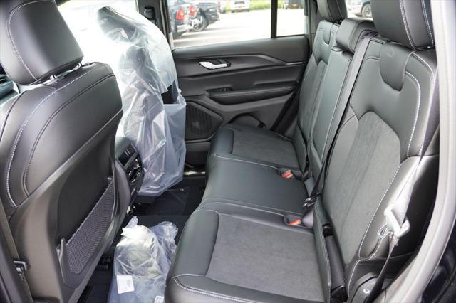 new 2025 Jeep Grand Cherokee car, priced at $40,954