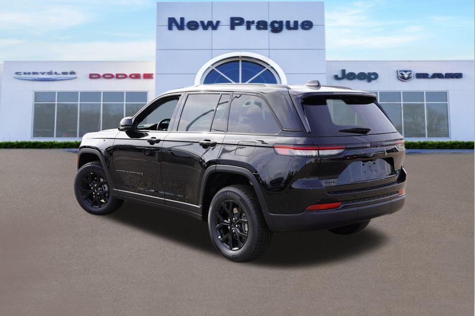 new 2025 Jeep Grand Cherokee car, priced at $40,828