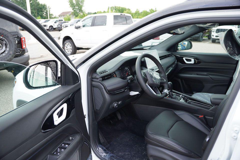 new 2025 Jeep Compass car, priced at $33,593