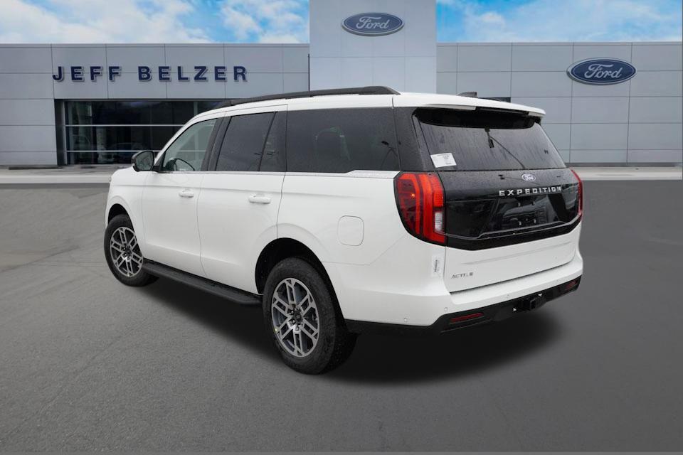 new 2025 Ford Expedition car, priced at $69,579