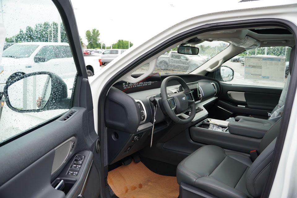 new 2025 Ford Expedition car, priced at $69,579