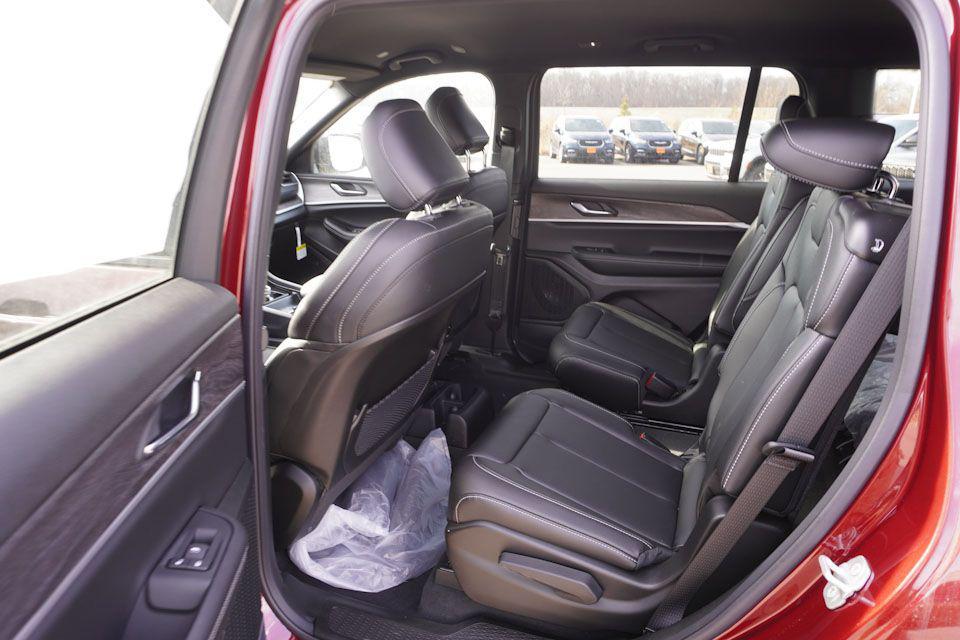 new 2025 Jeep Grand Cherokee L car, priced at $44,870