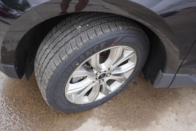 used 2024 Ford Edge car, priced at $28,103