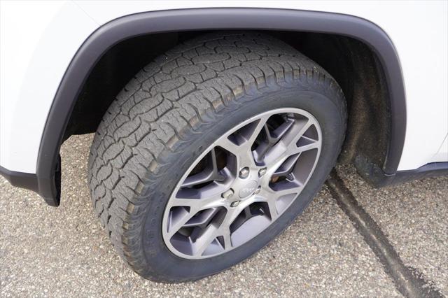 used 2020 Jeep Grand Cherokee car, priced at $22,889