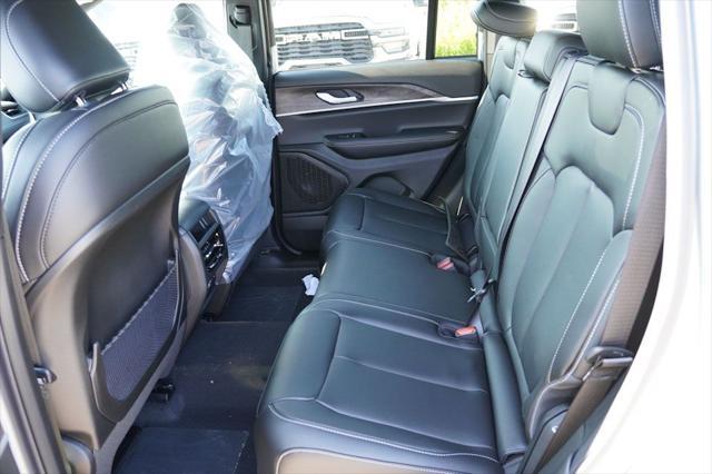 new 2025 Jeep Grand Cherokee car, priced at $42,760