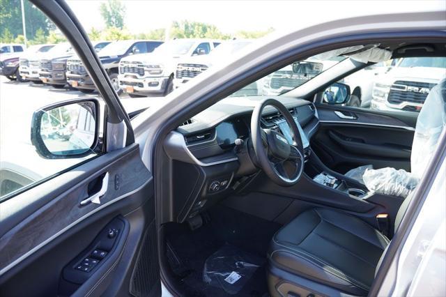 new 2025 Jeep Grand Cherokee car, priced at $42,760
