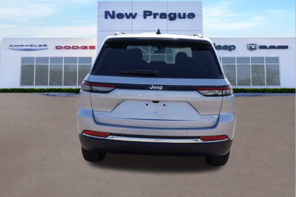 new 2025 Jeep Grand Cherokee car, priced at $41,399