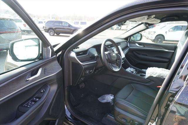 new 2025 Jeep Grand Cherokee car, priced at $42,549