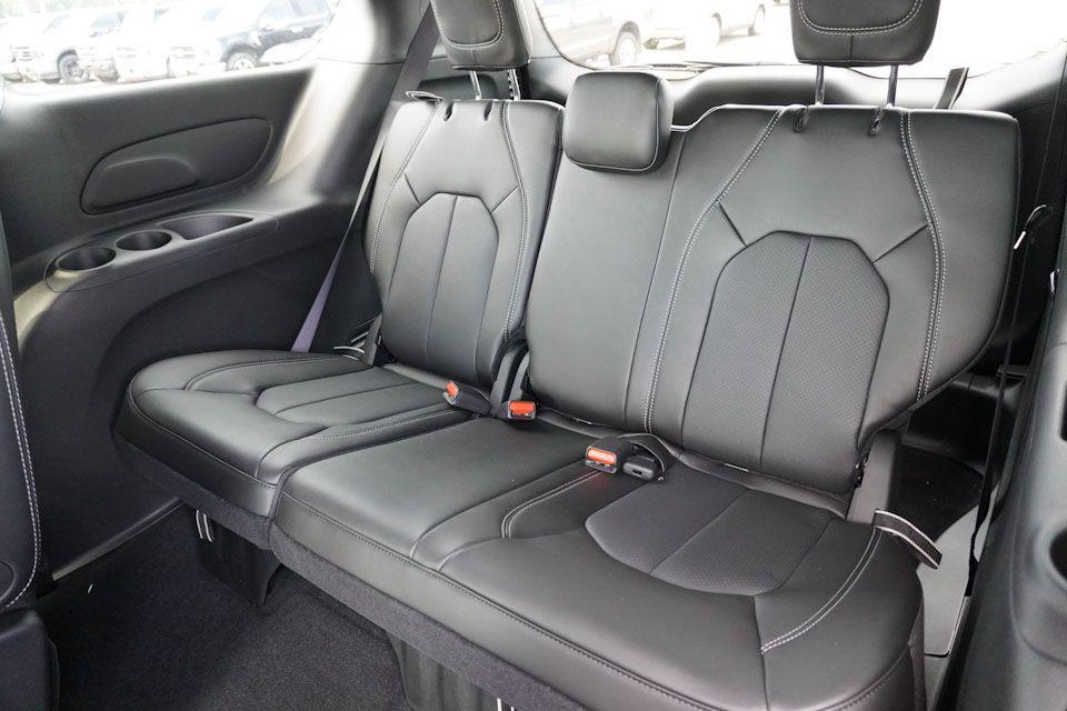 new 2025 Chrysler Pacifica car, priced at $42,753