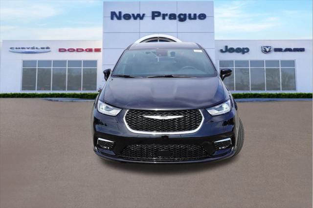 new 2025 Chrysler Pacifica car, priced at $42,872