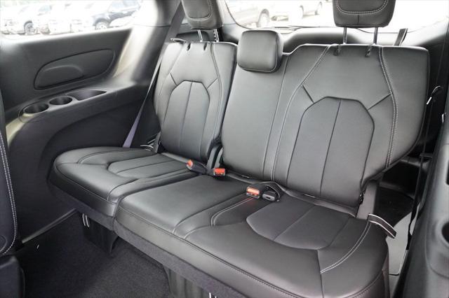 new 2025 Chrysler Pacifica car, priced at $42,872