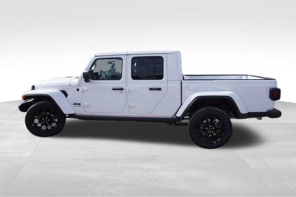 new 2025 Jeep Gladiator car, priced at $38,068