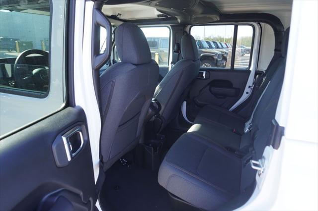 new 2025 Jeep Gladiator car, priced at $43,754
