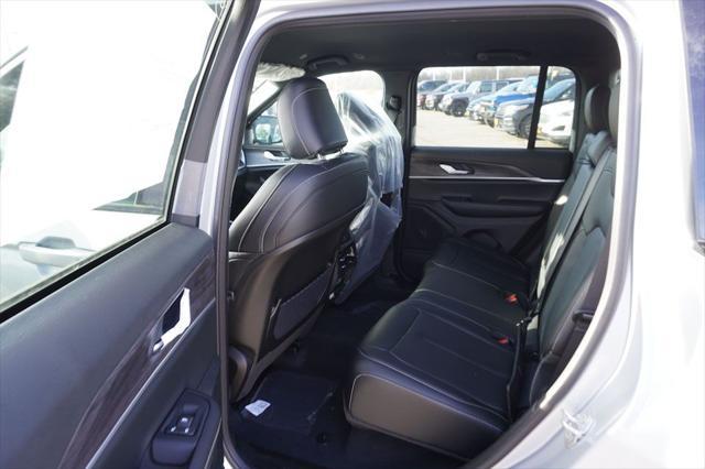 new 2025 Jeep Grand Cherokee car, priced at $41,949