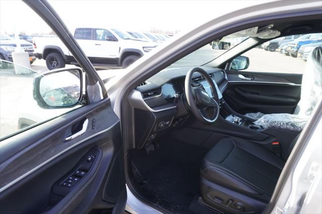 new 2025 Jeep Grand Cherokee car, priced at $41,949