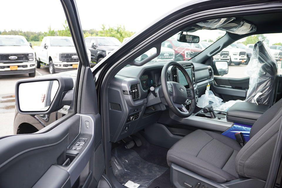 new 2025 Ford F-150 car, priced at $53,427