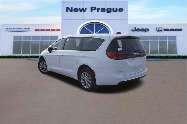 new 2024 Chrysler Pacifica car, priced at $44,924