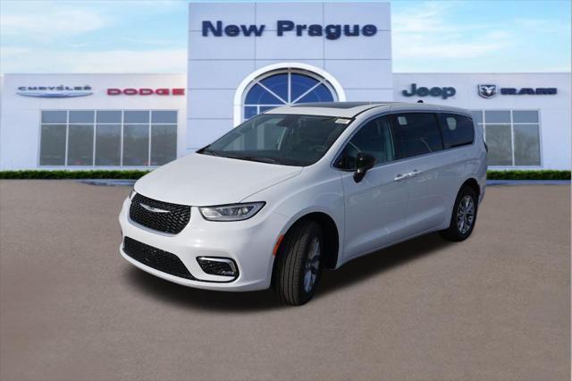 new 2024 Chrysler Pacifica car, priced at $44,924