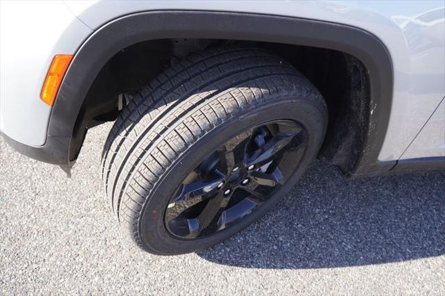 new 2025 Jeep Grand Cherokee car, priced at $44,920