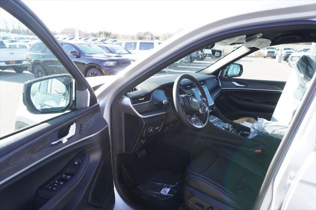 new 2025 Jeep Grand Cherokee car, priced at $44,920