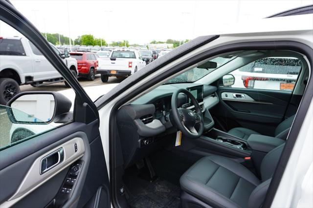 new 2025 Ford Explorer car, priced at $43,404