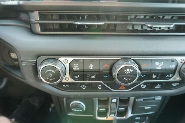 new 2025 Jeep Wrangler car, priced at $52,427