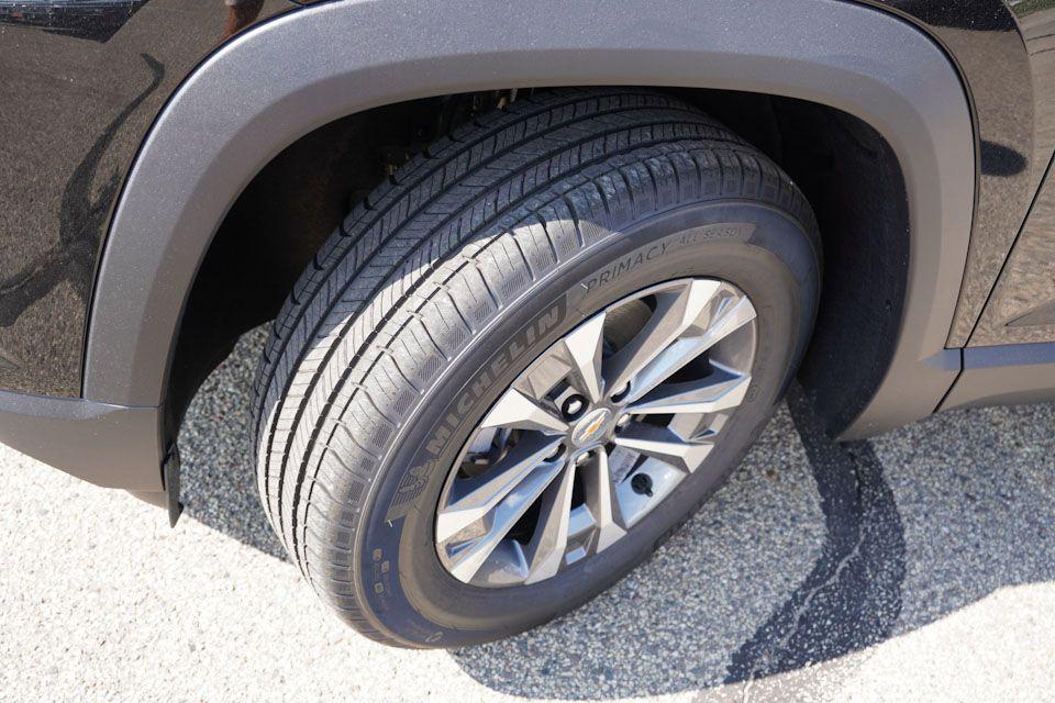 new 2026 Chevrolet Equinox car, priced at $29,940