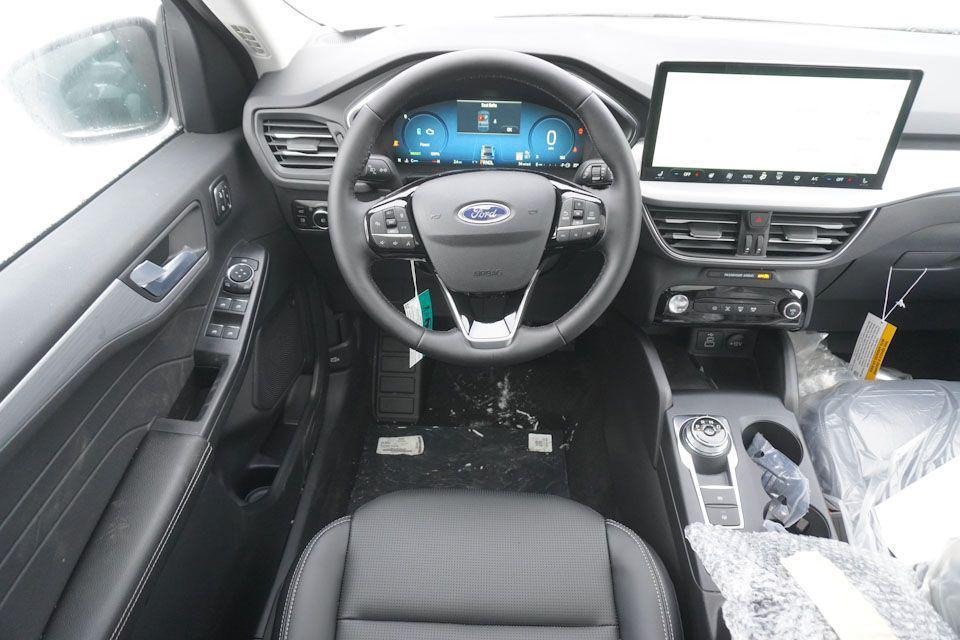 new 2025 Ford Escape car, priced at $31,052