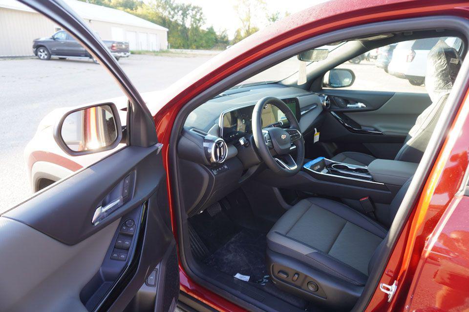 new 2025 Chevrolet Equinox car, priced at $30,725