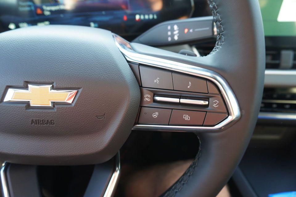 new 2025 Chevrolet Equinox car, priced at $30,725