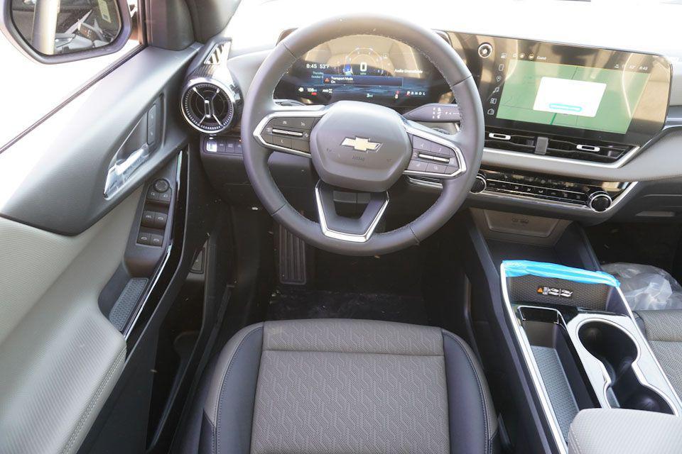 new 2025 Chevrolet Equinox car, priced at $30,725