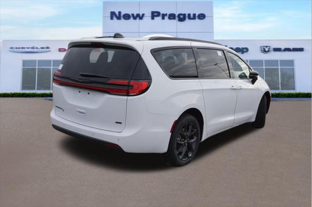 new 2024 Chrysler Pacifica car, priced at $48,331