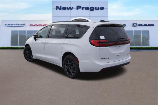 new 2024 Chrysler Pacifica car, priced at $48,531