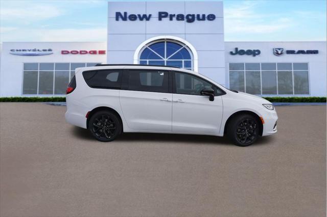 new 2024 Chrysler Pacifica car, priced at $49,331