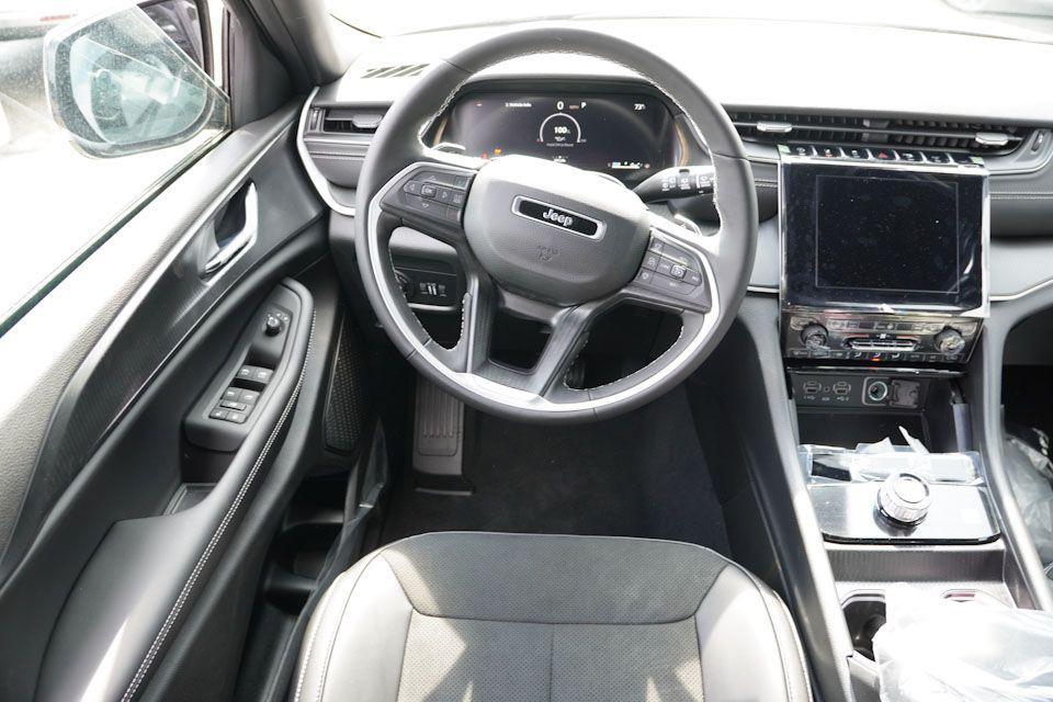 new 2025 Jeep Grand Cherokee L car, priced at $42,278