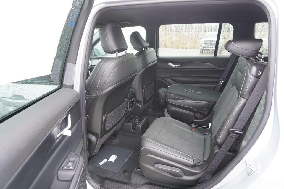 new 2025 Jeep Grand Cherokee L car, priced at $39,878