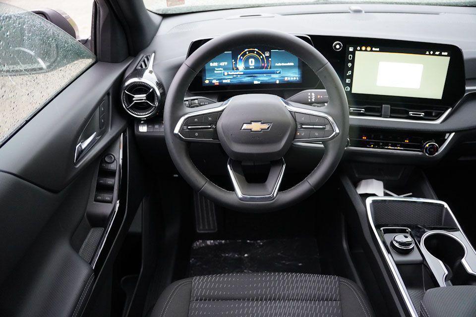 new 2026 Chevrolet Equinox car, priced at $33,435