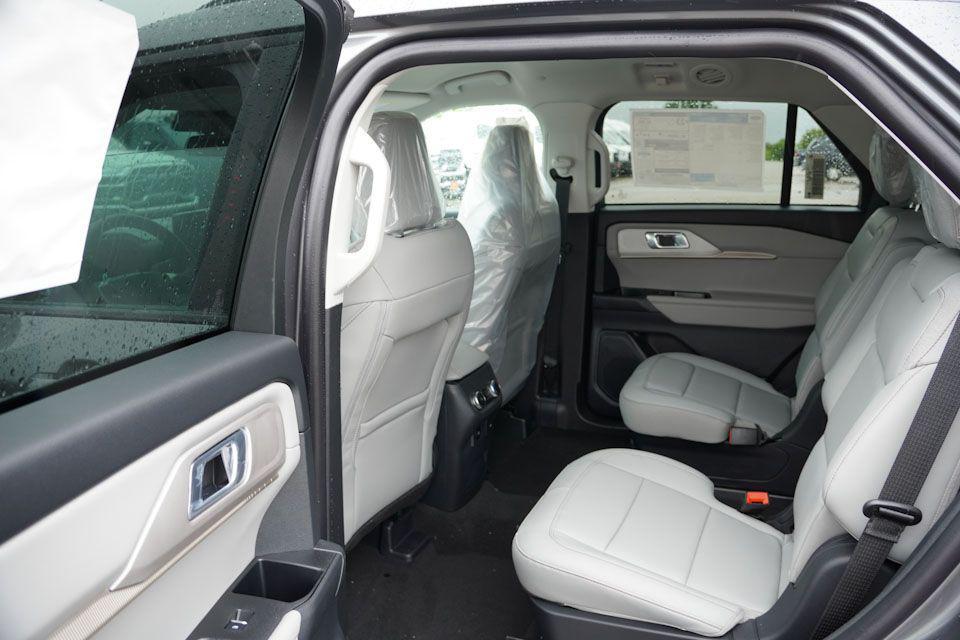 new 2025 Ford Explorer car, priced at $44,187