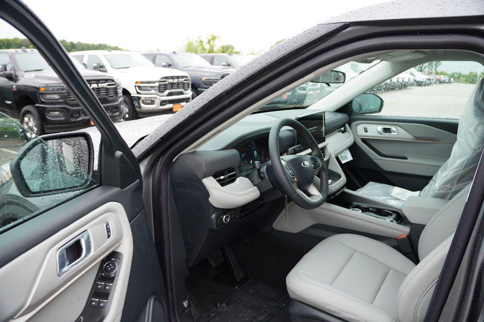 new 2025 Ford Explorer car, priced at $44,187