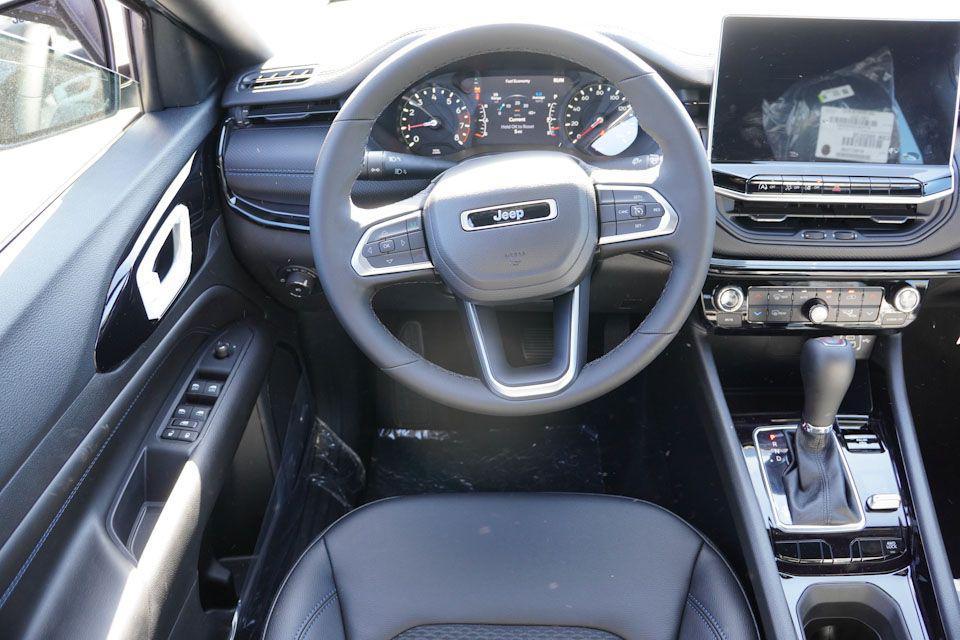 new 2025 Jeep Compass car, priced at $32,375