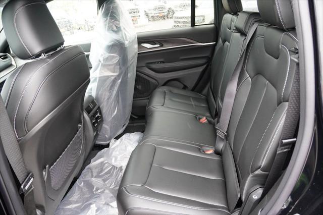 new 2025 Jeep Grand Cherokee car, priced at $42,760