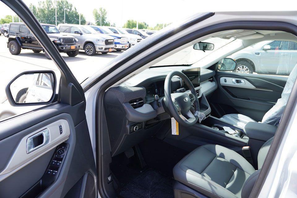 new 2025 Ford Explorer car, priced at $44,947