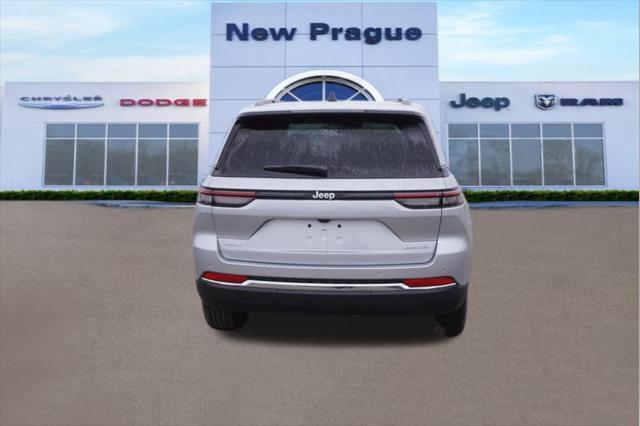 new 2025 Jeep Grand Cherokee car, priced at $43,995