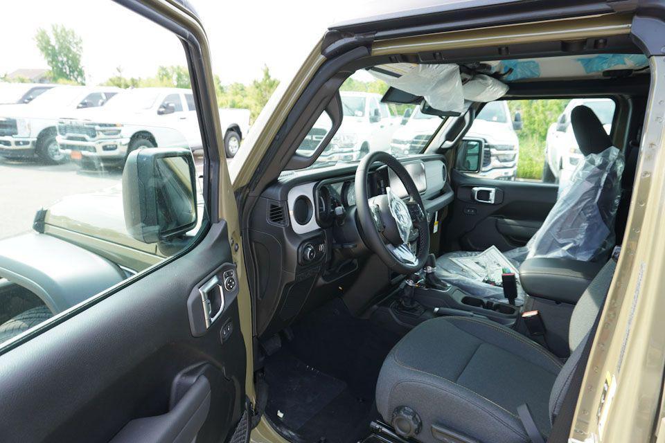 new 2025 Jeep Wrangler car, priced at $47,338