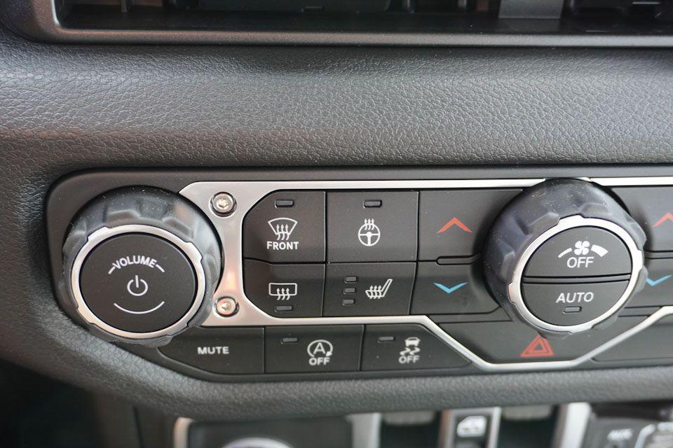 new 2025 Jeep Wrangler car, priced at $47,338